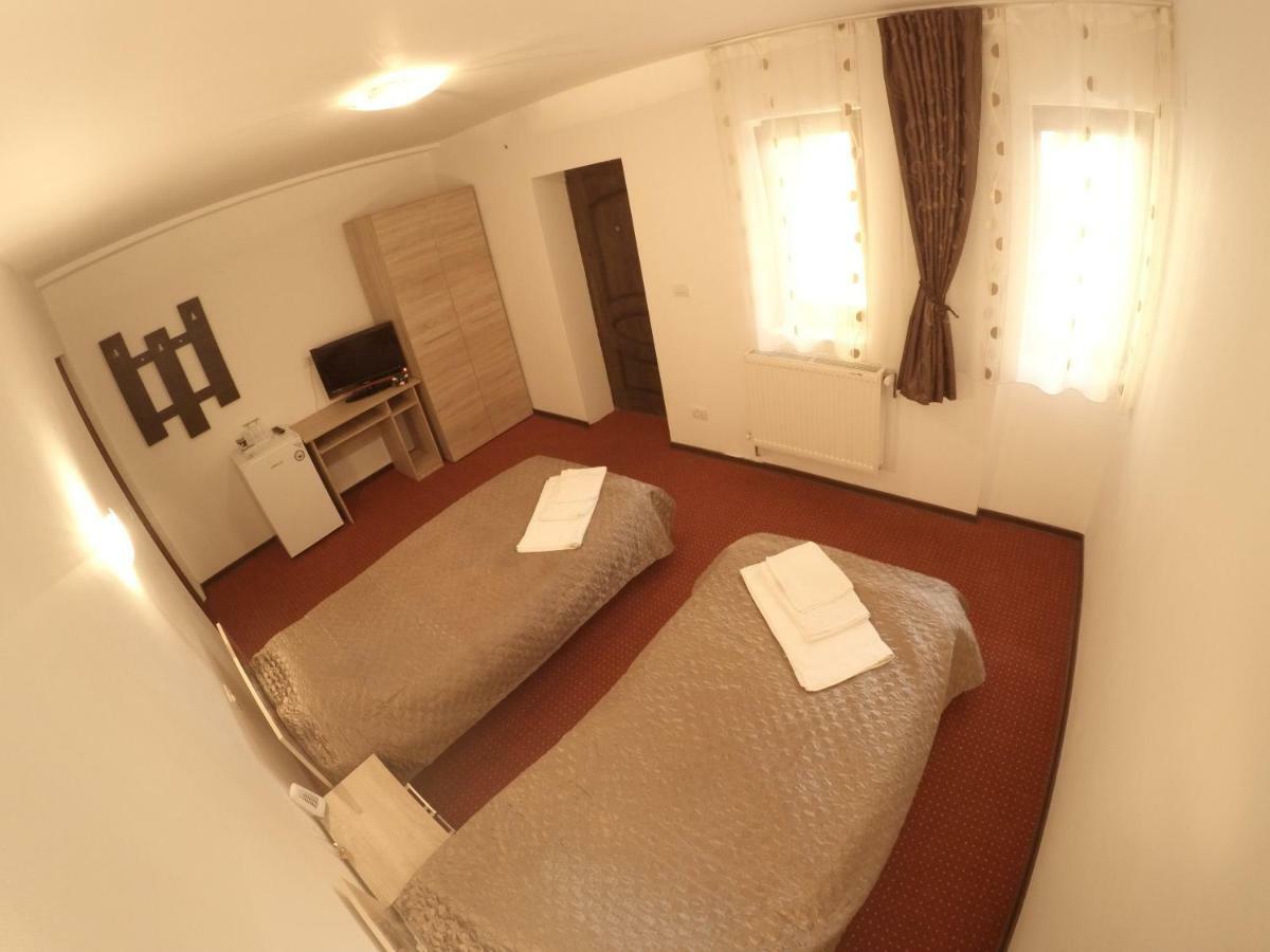 Casa Tiky Hotel Timisoara Exterior photo